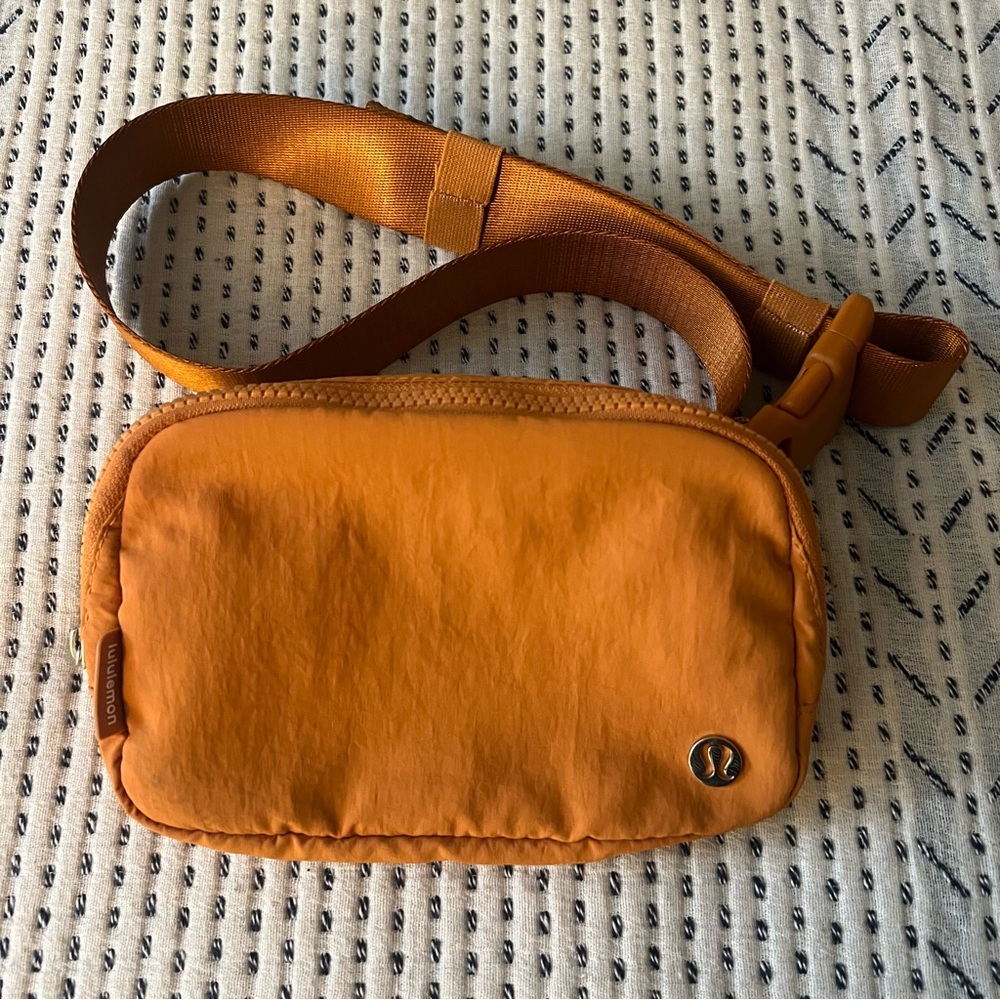 Lululemon Everywhere Belt Bag, Orange